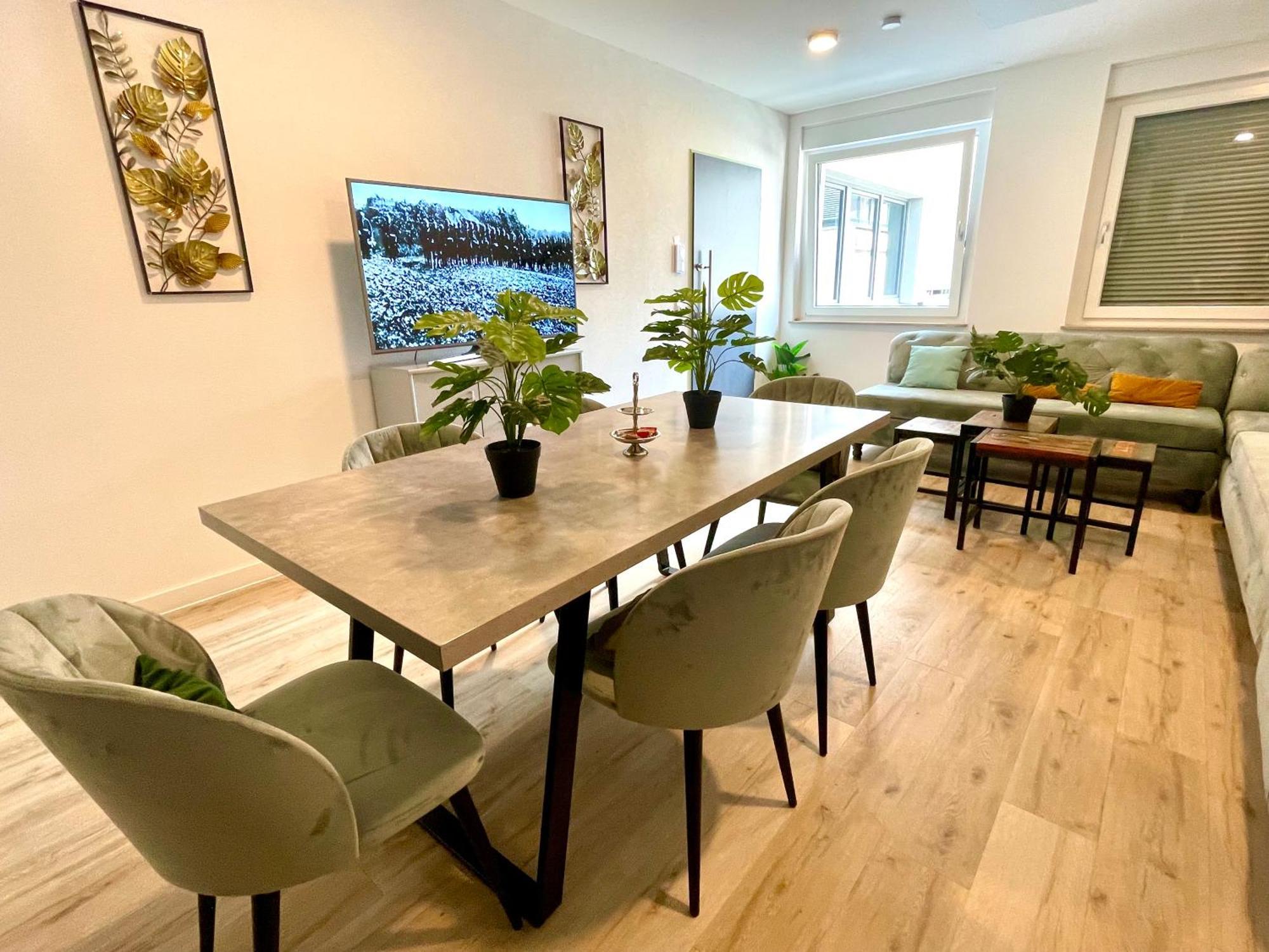 Neu Goldstadt Wunderschoenes 2 Zimmer Apartament Schloessle Zentrum Pforzheim Eksteriør bilde